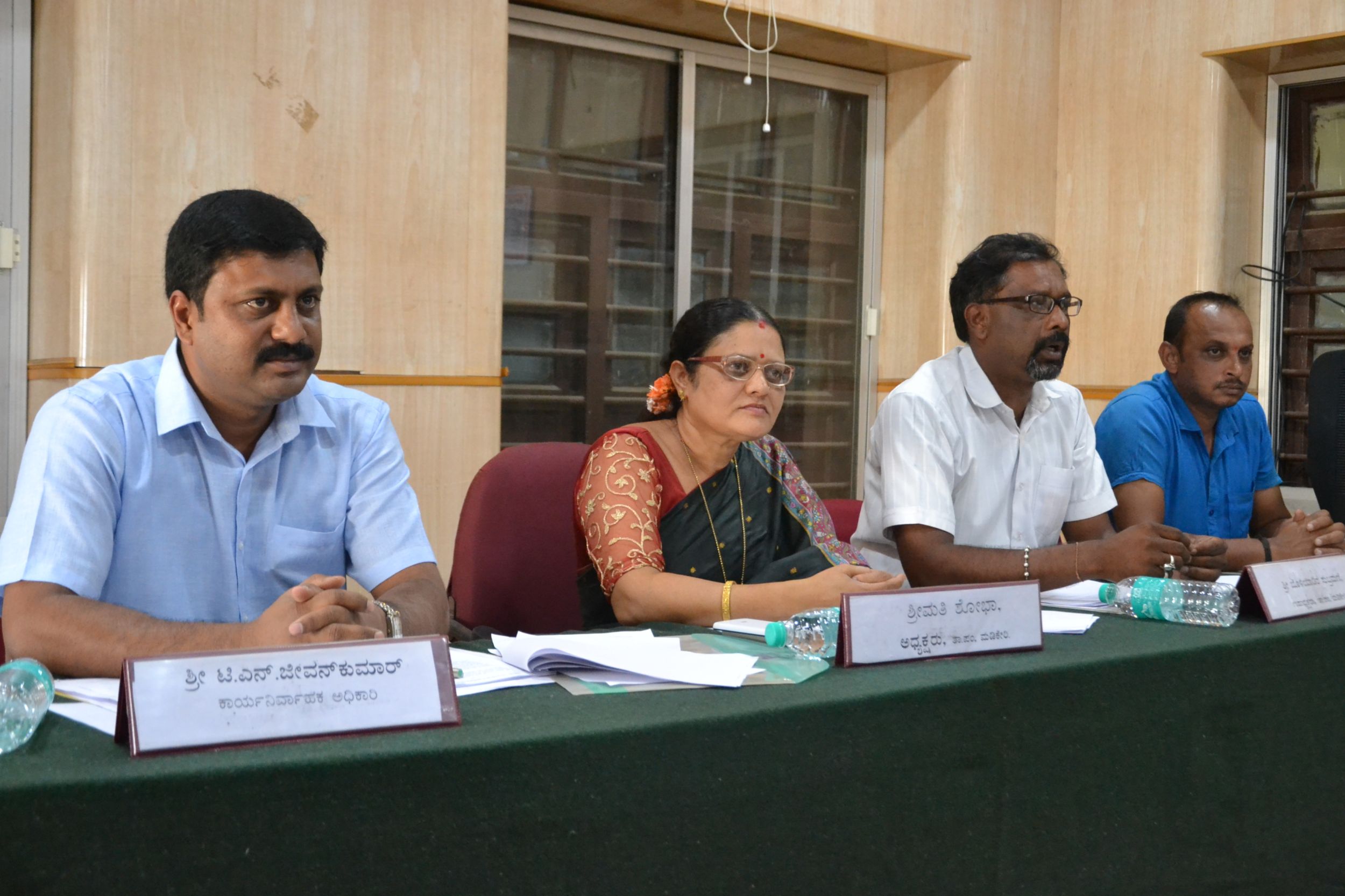 ನಕ್ಸಲ್ ಭೀತಿ; ಬಂದೂಕು ಠೇವಣಿಗೆ ಅವಕಾಶ ಬೇಡ :ಮಡಿಕೇರಿ ತಾ.ಪಂ ಸಾಮಾನ್ಯ ಸಭೆಯಲ್ಲಿ ಸದಸ್ಯರ ಆಗ್ರಹ